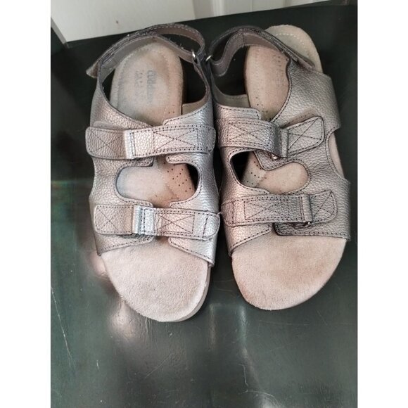 Cobbie Cuddlers Beatrice memo tech pewter leather strap sandals - Picture 2 of 4